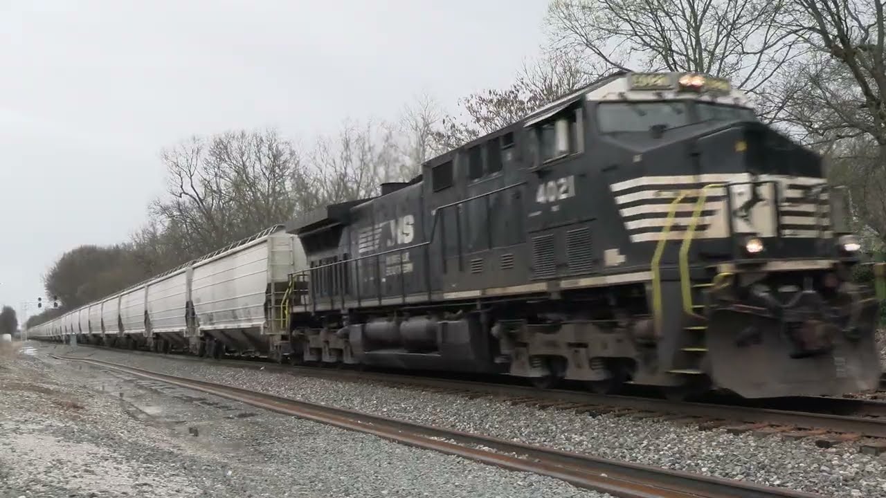 NORFOLK SOUTHERN GE AC44C6M Southbound Grain Train