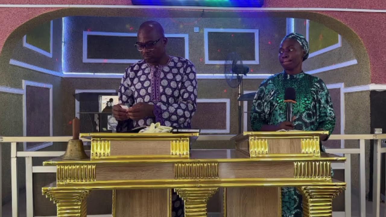 SUNDAY SERVICE/ FAMILY FORUM