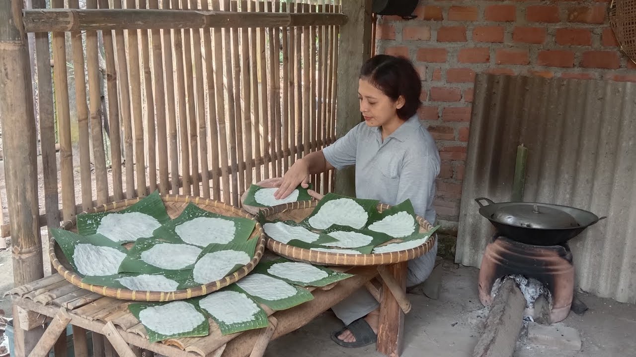 Cuaca Panas Saatnya Membuat Kerupuk Singkong atau Opak || watikurnia