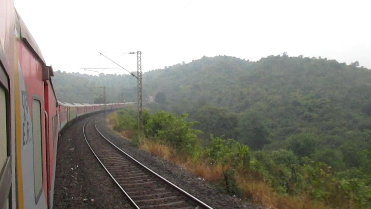 High speed station skips and Gurpa Gujhandi ghat : Full journey highlights Sealdah Duronto Express