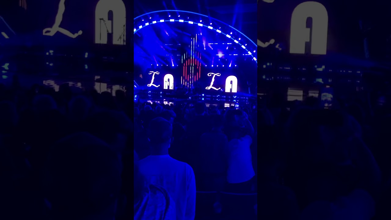 5 Seconds of Summer - She Looks So Perfect Live @ Global Citizen