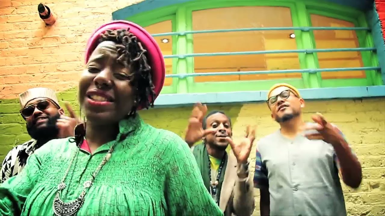 MoYah, Sarina Leah & Bocafloja-  Light ( Official Music Video)
