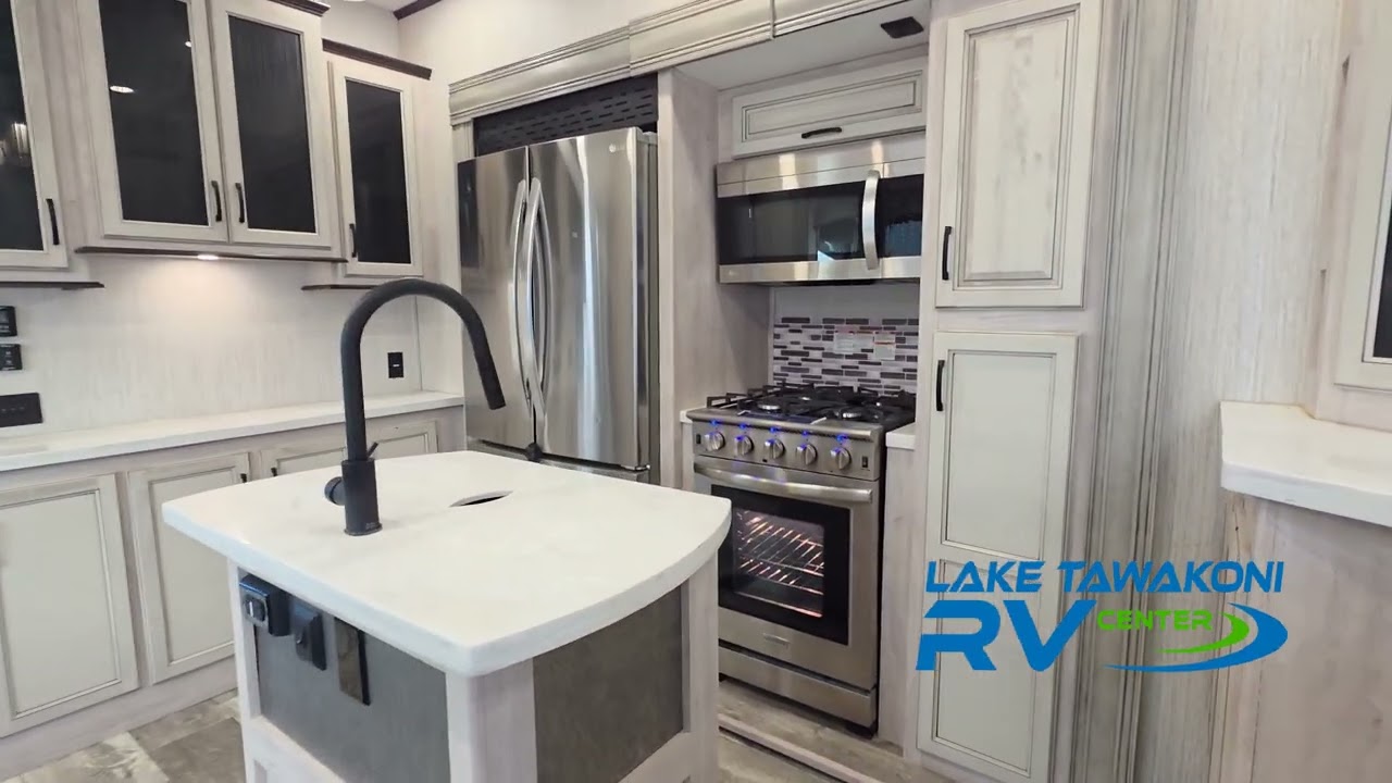 2023 Forest River Sandpiper 420FL