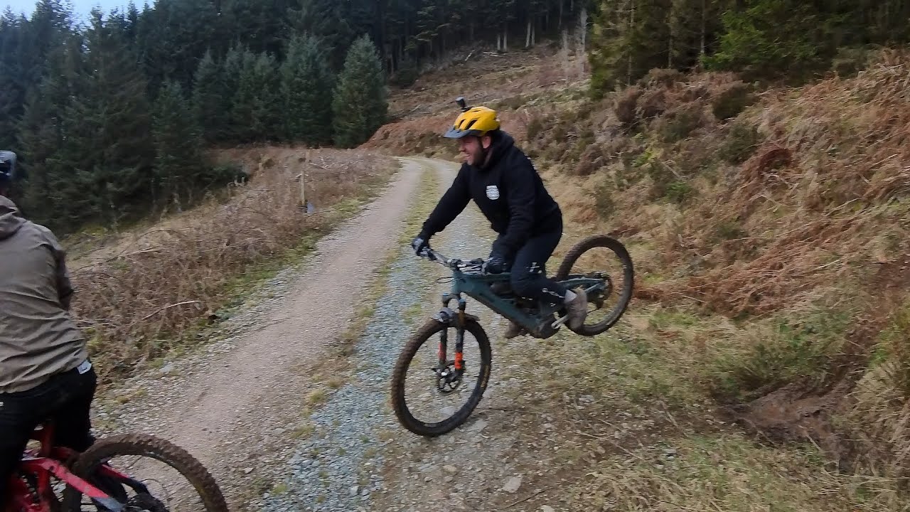 Three welshman and an Englishman go off piste 🤘