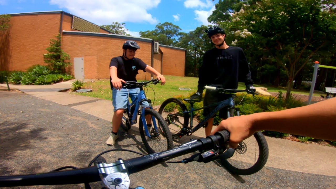 muckin around and hitting some jumps with mates | 2K |  GoPro |