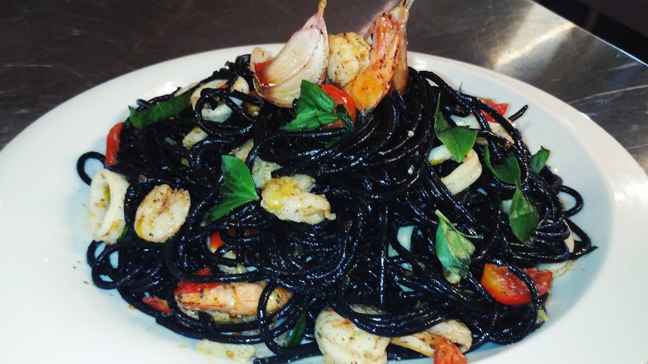 Spaghetti fruits de mer سباكيتي بفواكه البحر