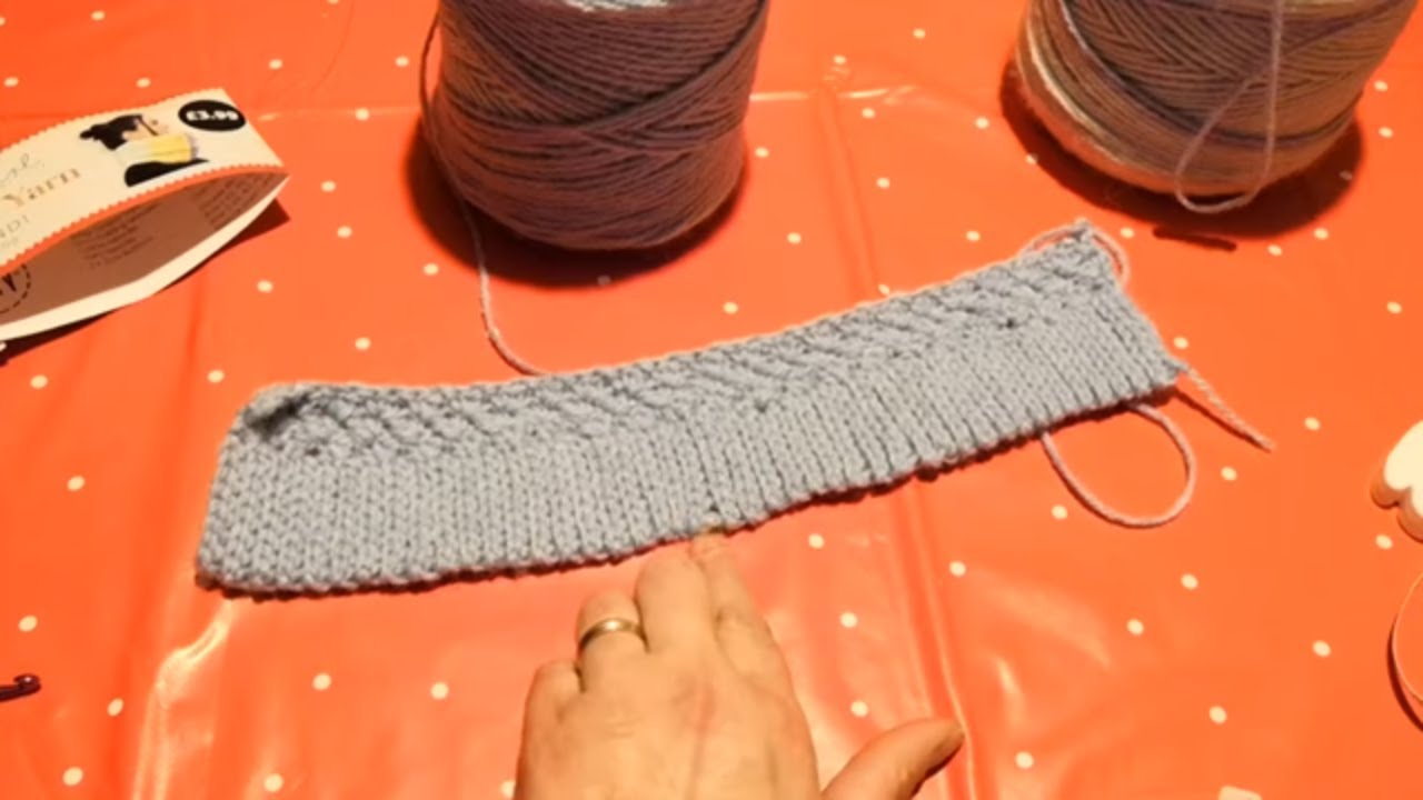 gorro para bebe 0 ate 3 meses. Com Maria helena 1 parte