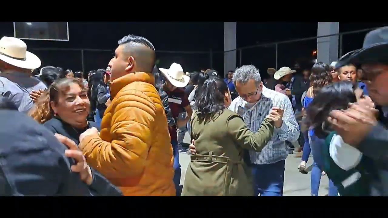 BANDA ESTRELLA EN EL SUPER BAILE DE FIESTA PATRONAL EN  TLACOHECHAC TIANGUISTENGO