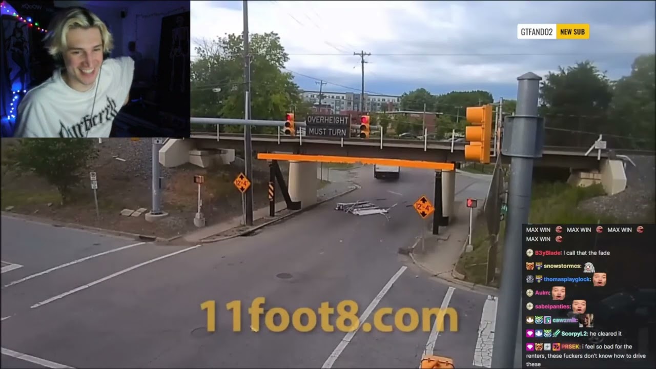 xQc Reacts to 11foot8 Crash Compilation