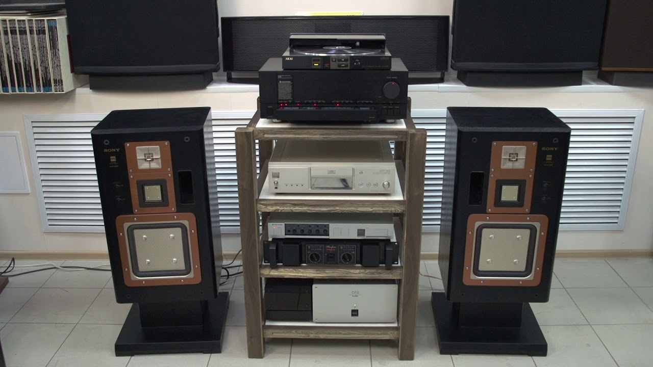 KENWOOD L-02A ￥550,000(1982年発売) 34.5kg.  Σ-сенсоры. Звучание с аналогового источника.