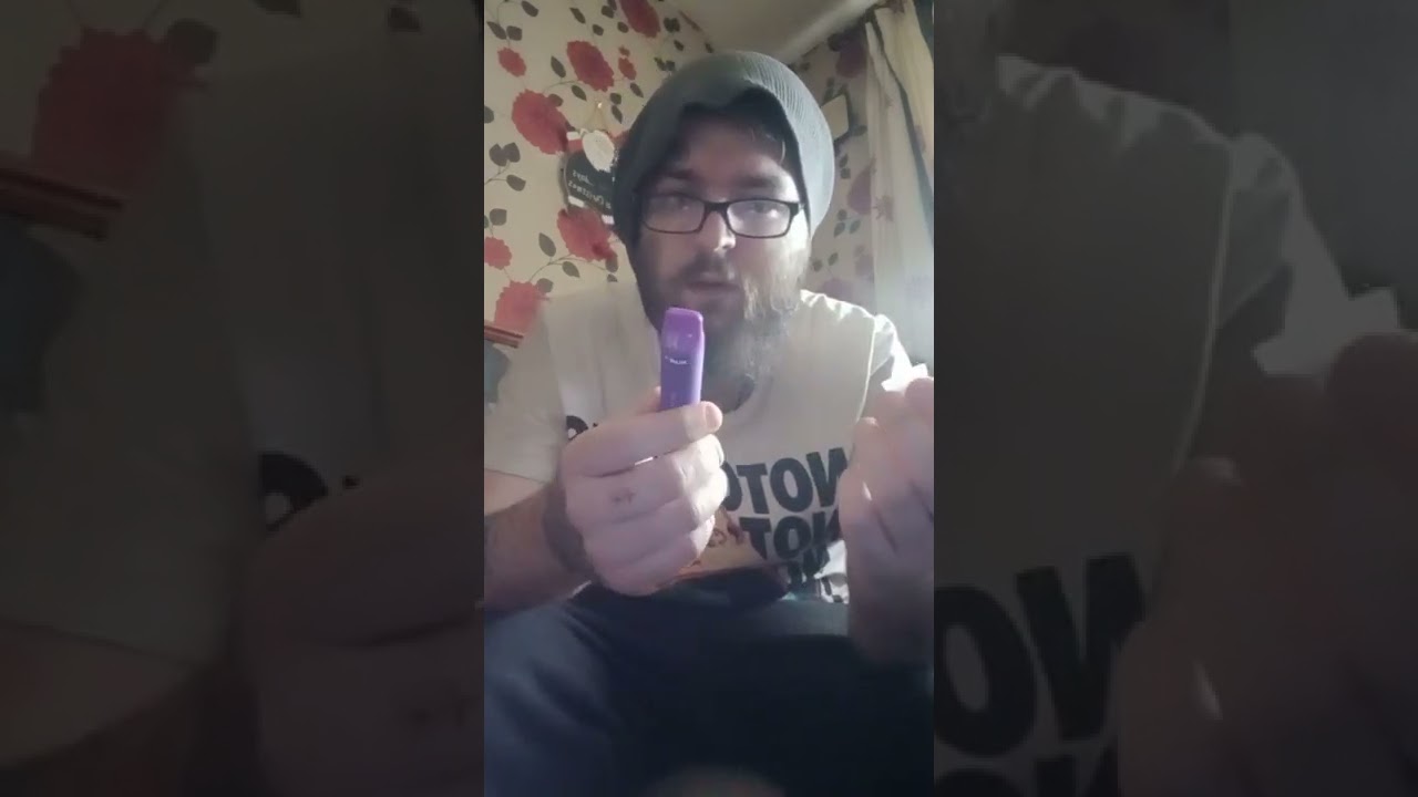 Trying a disposable  IVG BAR Aloe Grape Ice vape