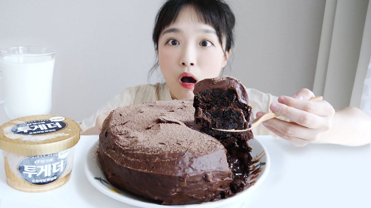 꾸덕한 초코케이크 먹방 _ 3년전에 만들었던...! 무려 조회수 400만의 꾸덕케이크를 다시 만들어보다....!!!!! :D