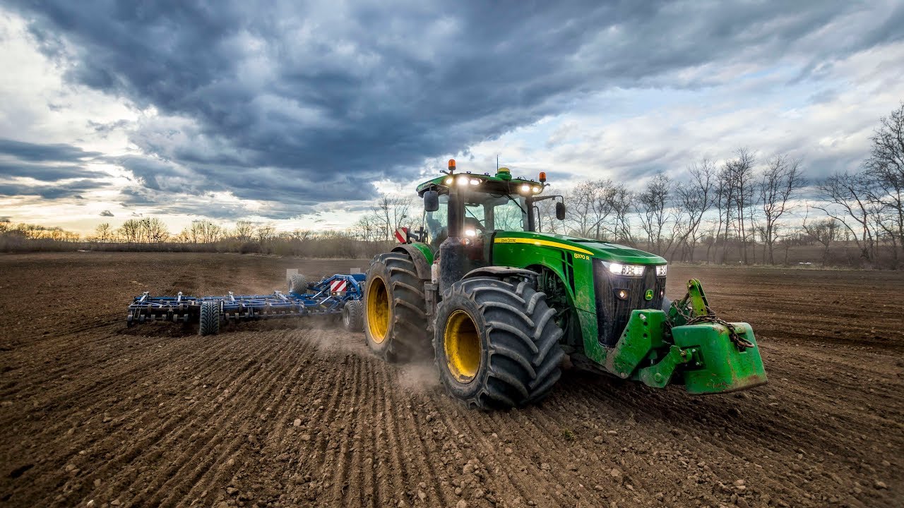 John Deere 8370R & Köckerling Allrounder 1200