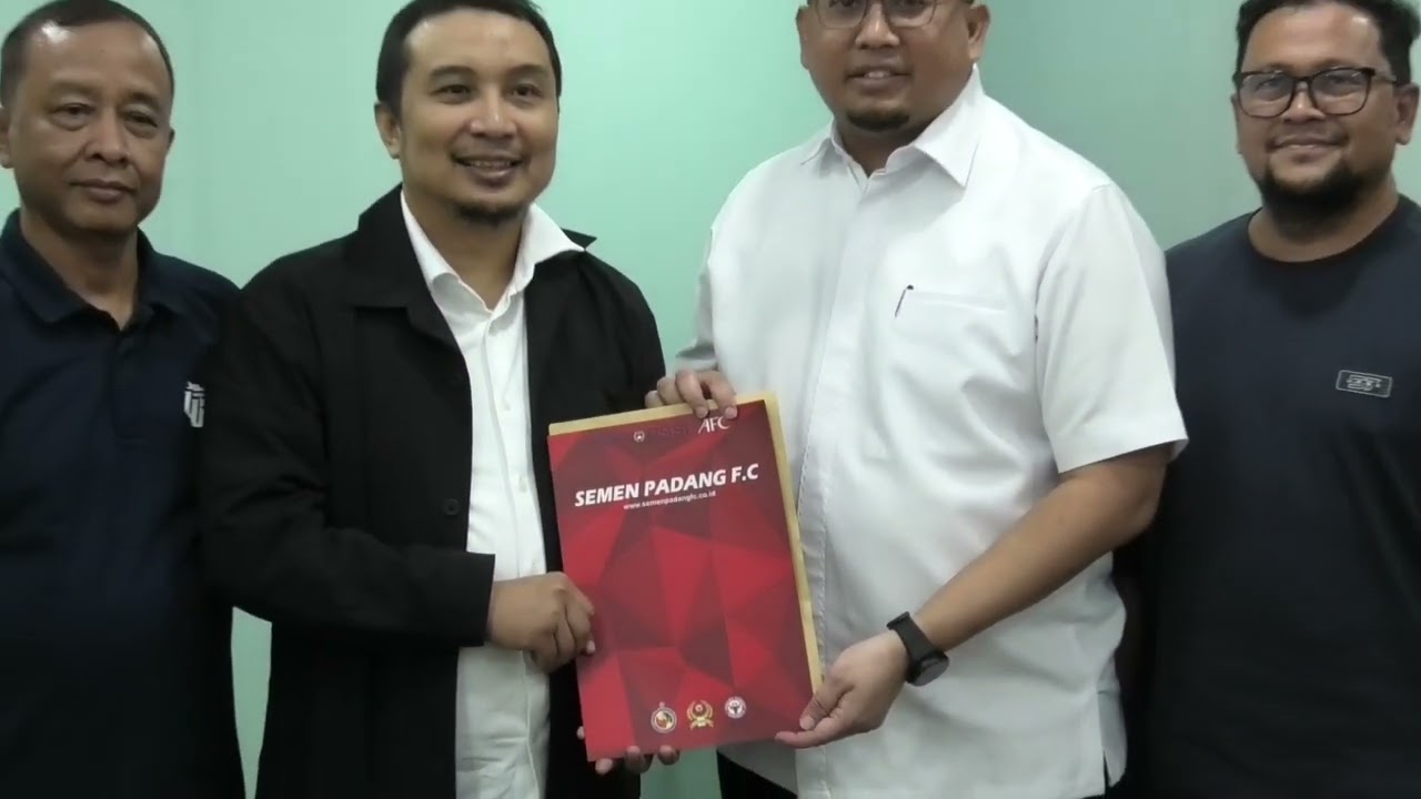 Semen Padang fc Protes Datangi Kantor LIB