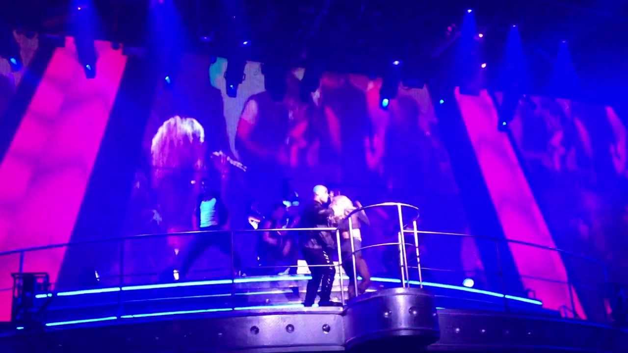 CocoBongo, Rihana