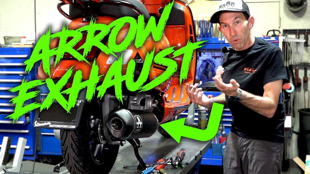 Установка выхлопной системы Arrow на Vespa GTS 300 HPE2 EURO5 2023 года