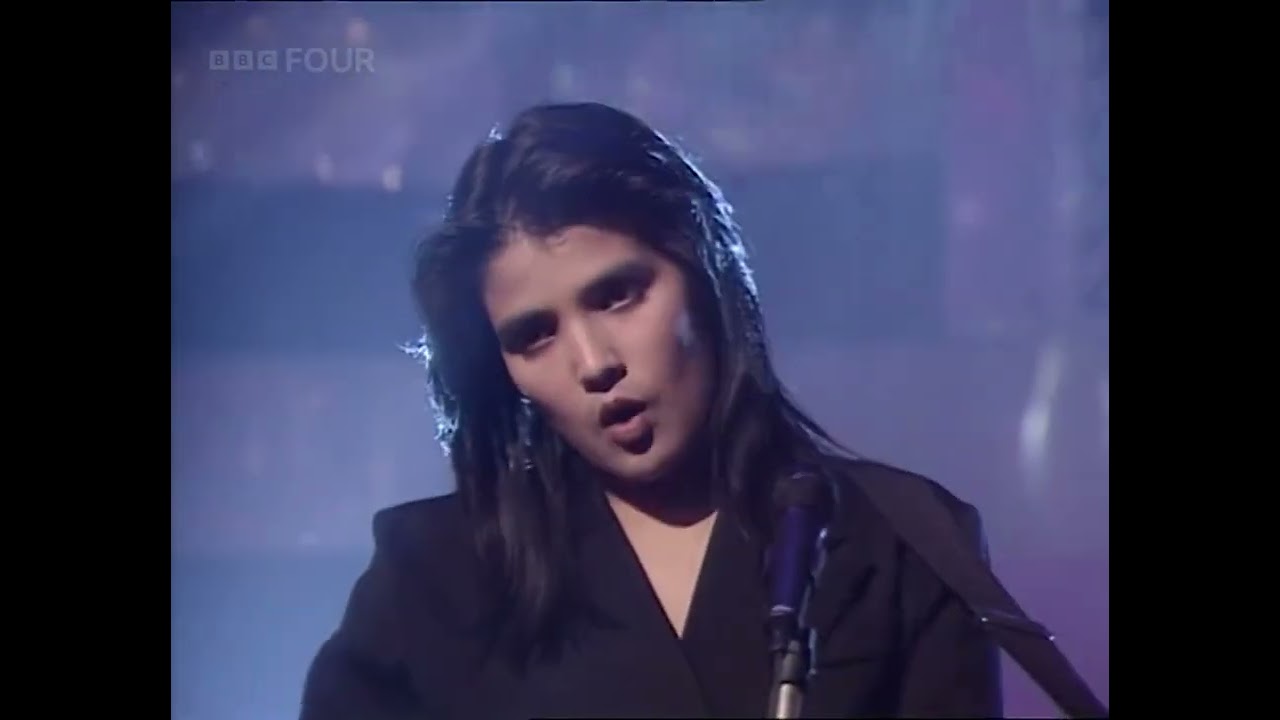 Tanita Tikaram - Twist In My Sobriety (TV 1989 Remastered)