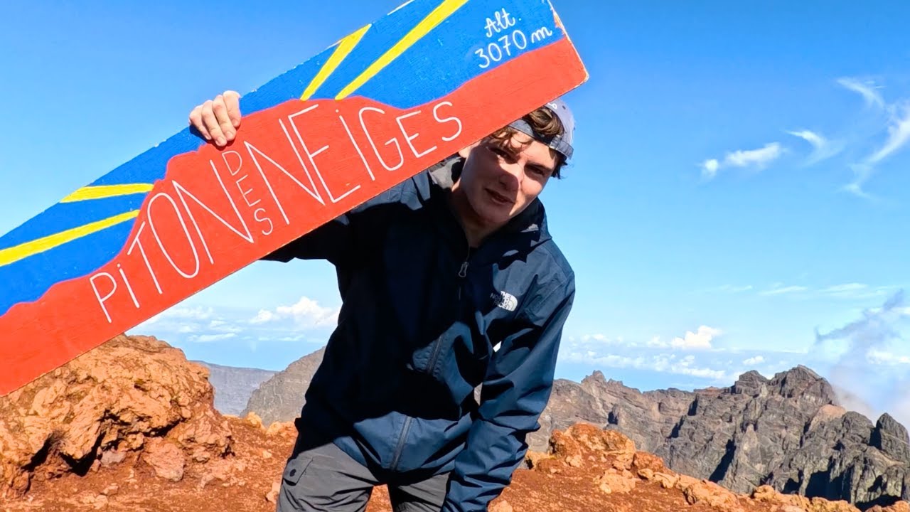SUR LE TOIT DE L'OCÉAN INDIEN : Ascension du Piton des Neiges (3070m)