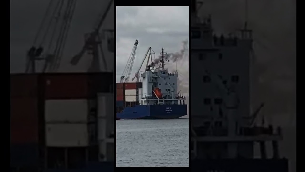 CTnews.ro | Incendiu la bordul unei nave purtătoare de containere.