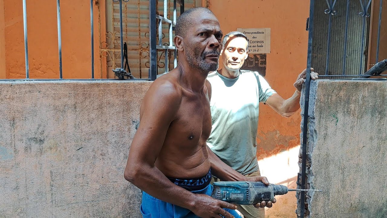 ZUEIRA COM NAL TIRANDO DE EMPRETEIRO OLHANDO O SERVIÇO