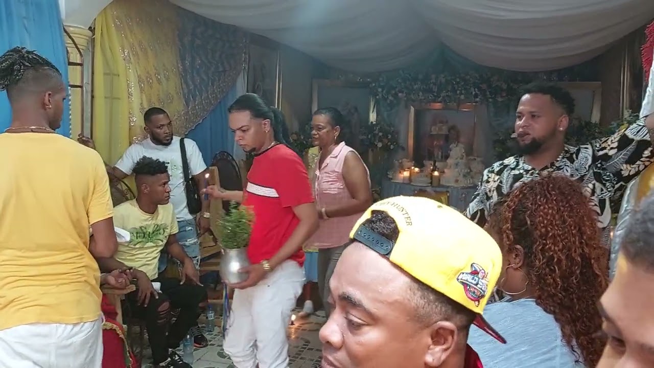 Llamando A Ofelia Balenyo Y Anaisa Pye - Fiesta De Elias Es Mucho