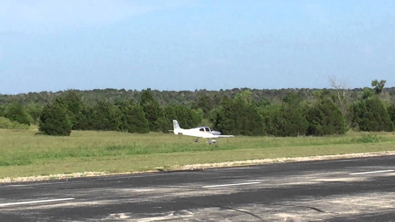 Hangar 9 Electric Cirrus SRT22- maiden landing