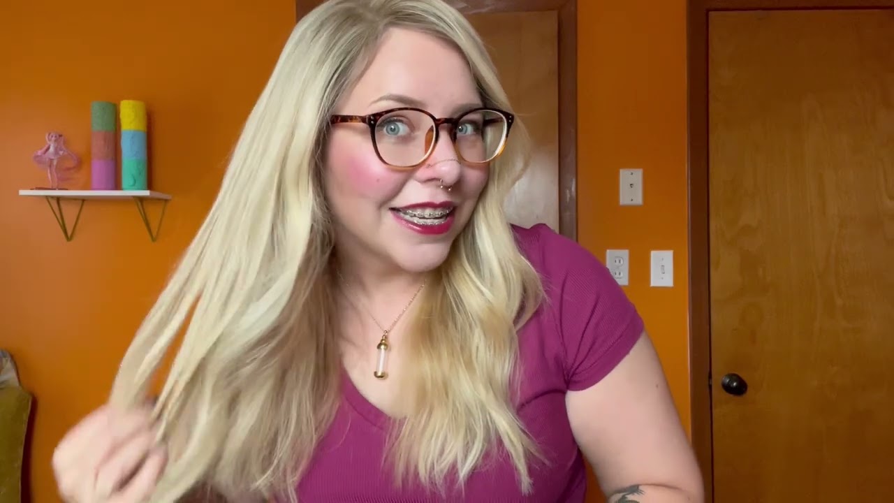 UniWigs New FeatherLight Topper! Try-On and How To Hide Knots