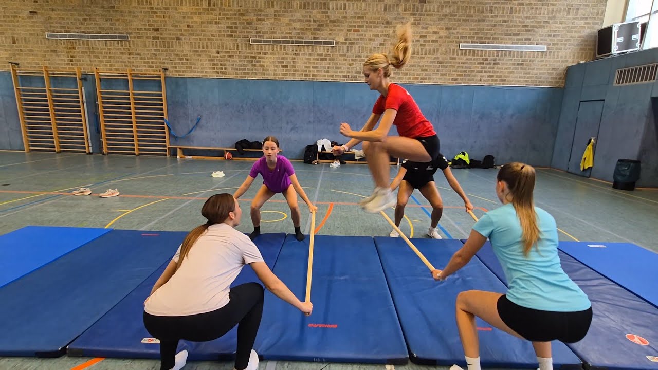 Allgemeines Krafttraining mit Gymnastikstäben