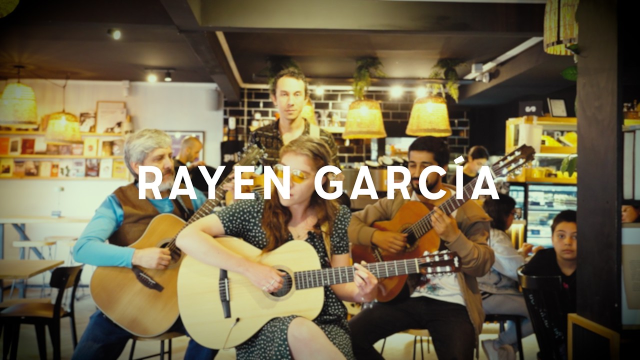 El Pasaje Café: Rayen García