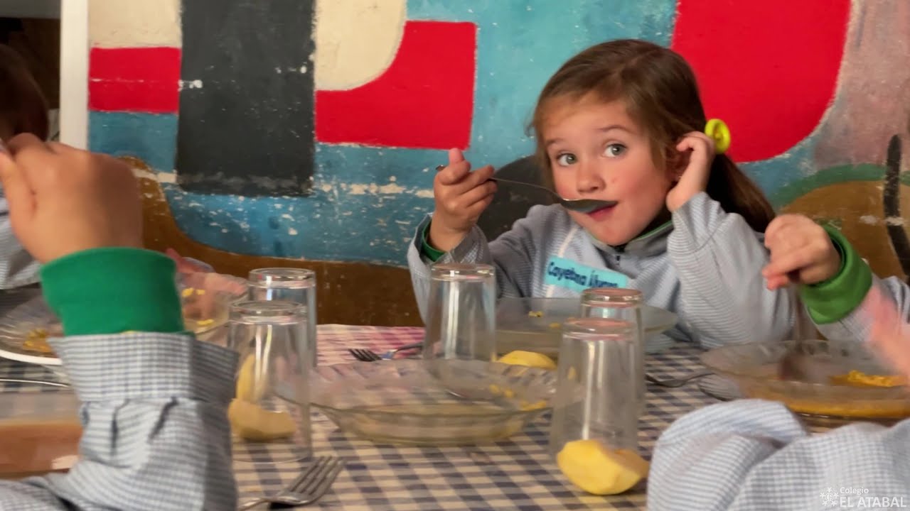 Un día en el comedor, Colegio El Atabal
