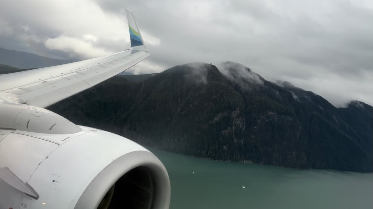 Alaska Boeing 737-800 Landing Petersburg James A. Johnson Airport (PAPG)