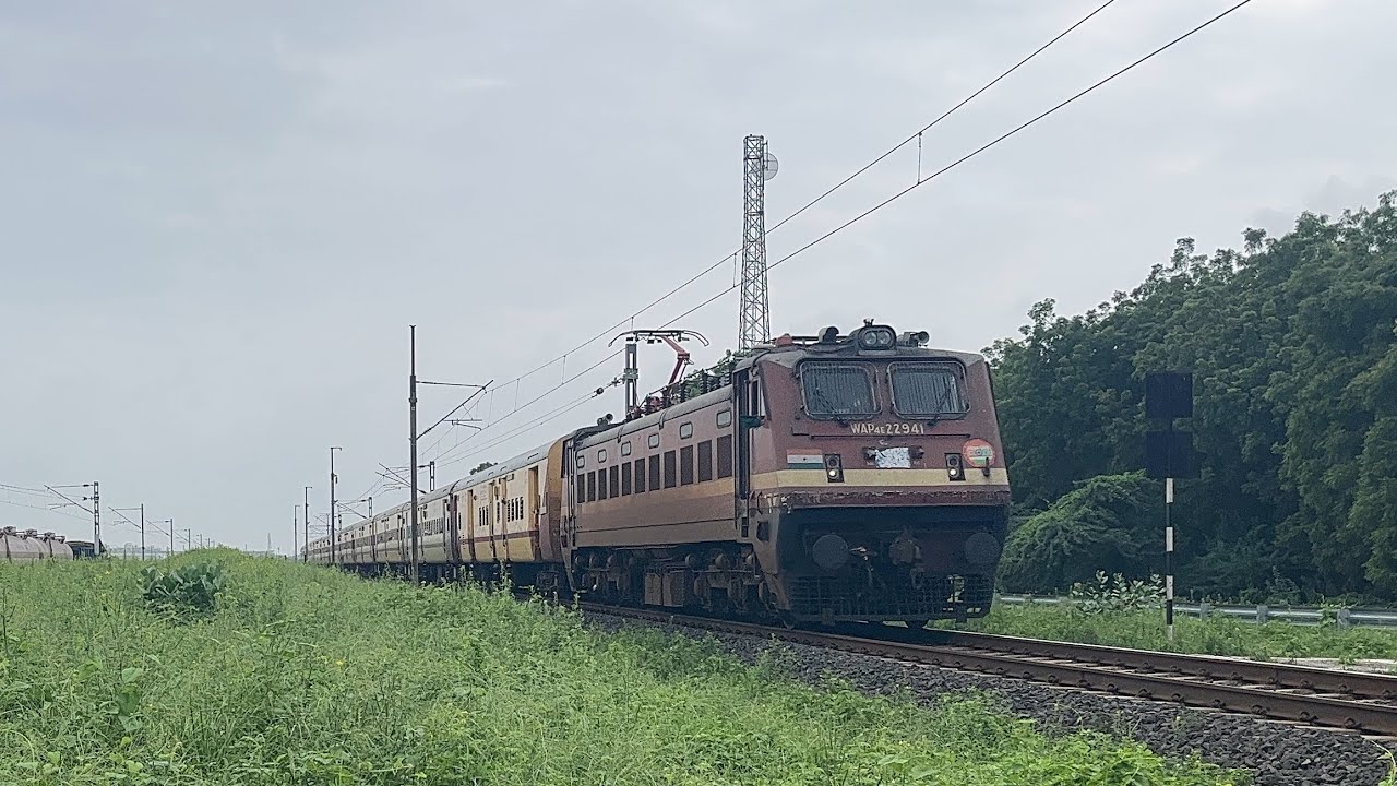Gujarat Super Fast Express With Vatva WAP-4 | Ahmedabad To Mumbai Central