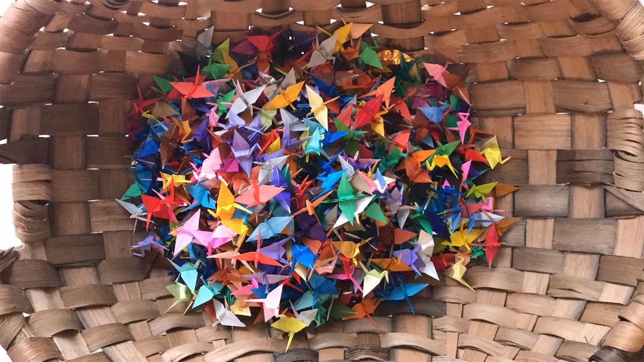 I folded 1000 Origami Cranes in 3 Days - Senbazuru Challenge (Time lapse)