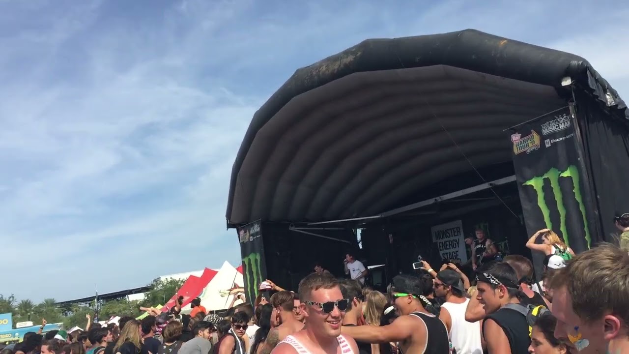 The Amity Affliction - Death’s Hand (Live) - Vans Warped Tour 2015
