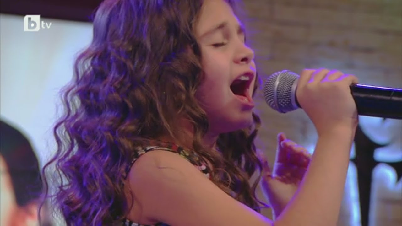 Krisia Todorova: Singing - 