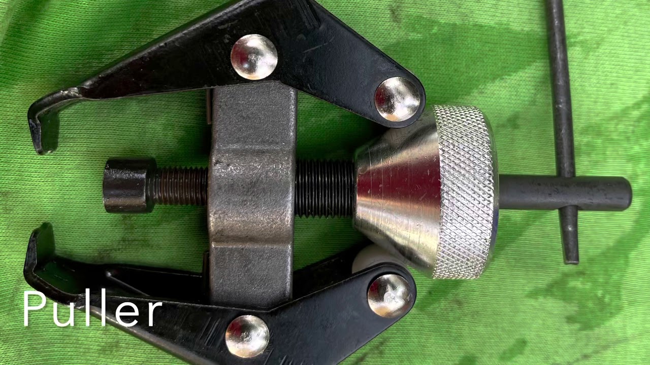 How to replace a broken rear wiper arm & blade of an Audi Q7 model 2006-2015