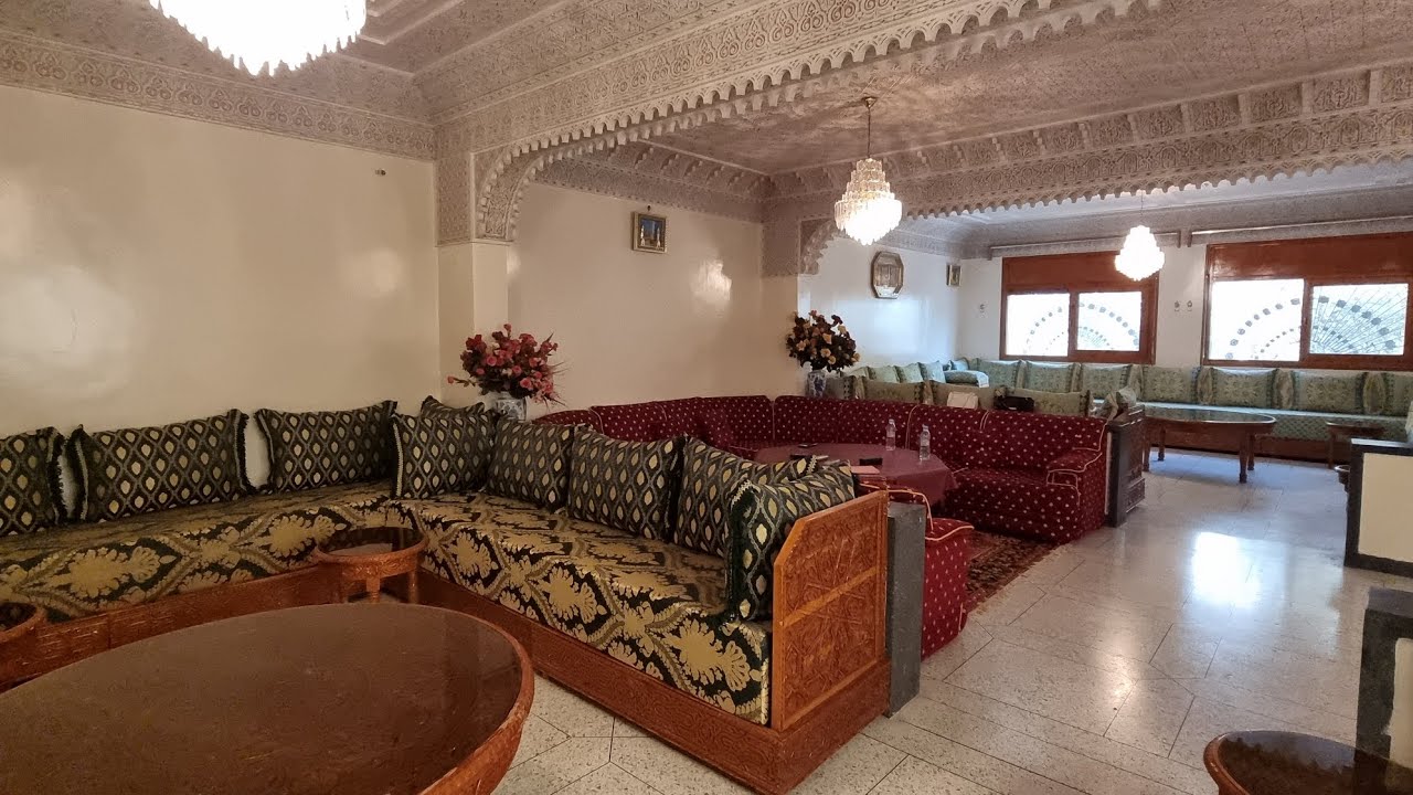 شقة ممتازة بواجهتين للبيع بفاس حي طارق1 بالطابق الأول 171م² APPARTEMENT À VENDRE À FÉS