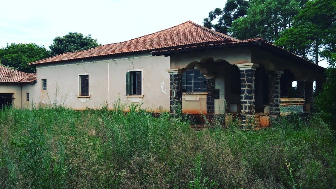 Mansão Abandonada onde foi Gravado a Novela Rei do Gado