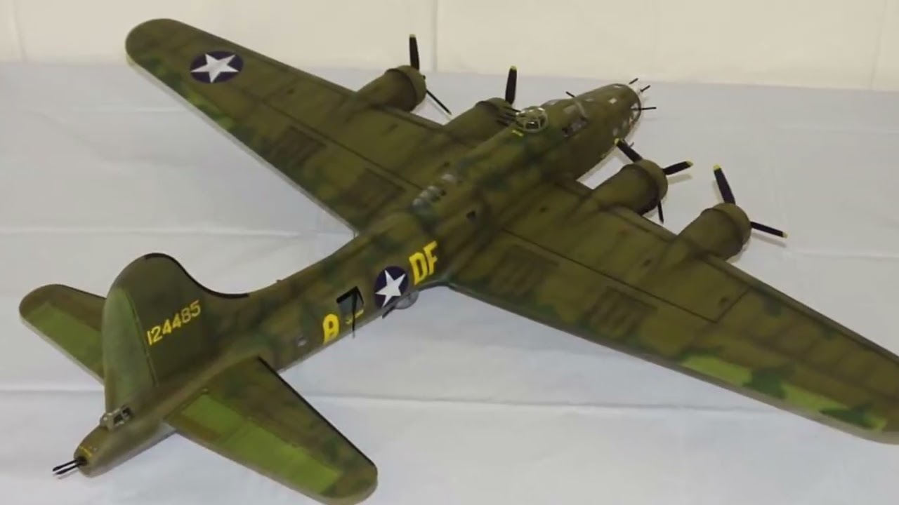 Revell 1:48 Boeing B-17F Flying Fortress Memphis Belle. Finished model kit
