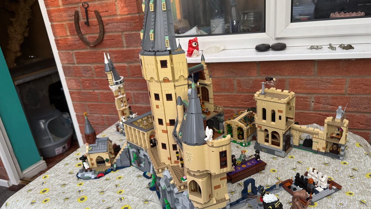 Radical Rich: Lego Special of Hogwarts castle.