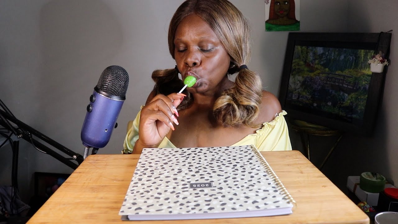 2025 Page Turning Calendar Journal Planner ASMR Eating Sounds (Green Apple Treat)