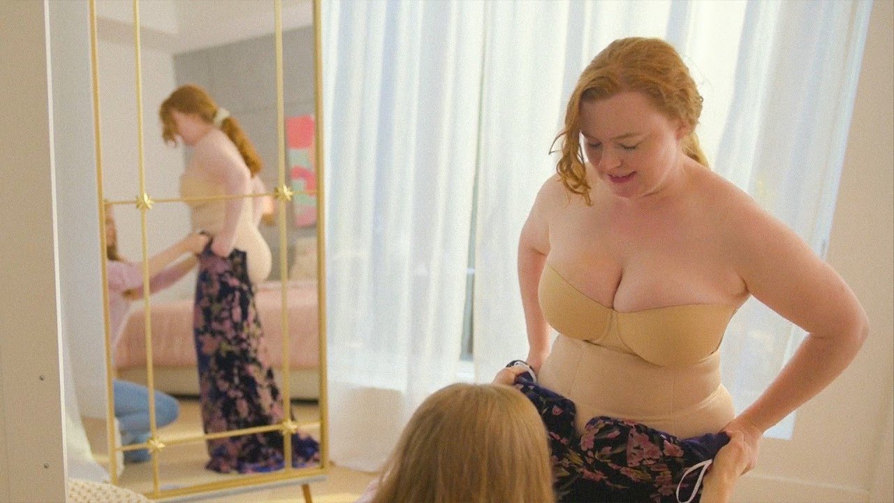 He dumps her for being overweight, so she joins a summer camp to lose weight and make him regret it