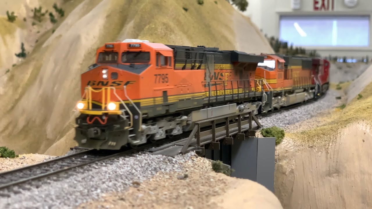 NON STOP HO Scale Model Trains Ep.28 | BNSF Coal & Grain, UP Manifest & Amtrak |4K|