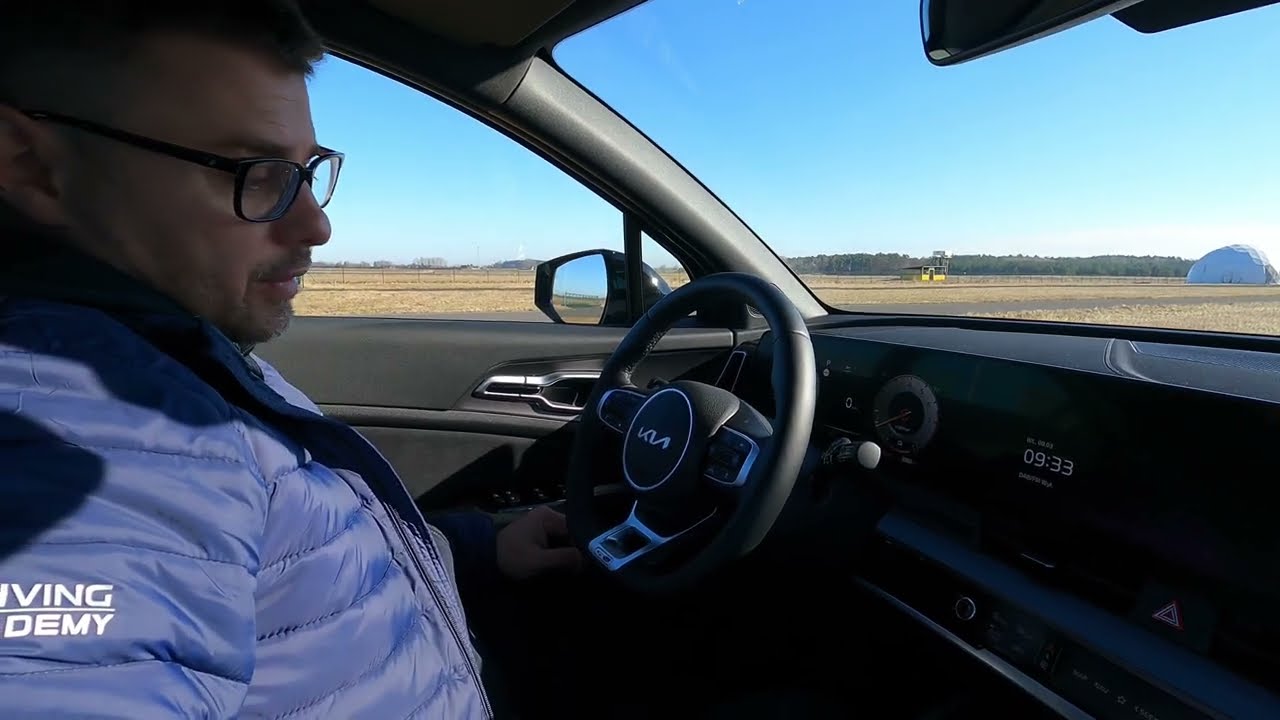 Właściwa pozycja za kierownicą - szkolenie produktowe z nowej Kia Sportage 2022 | Driving Academy