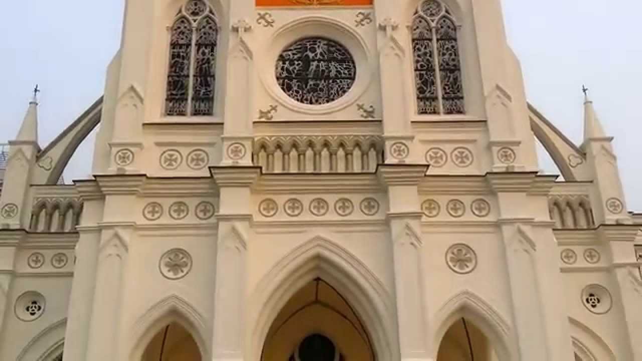 How to walk from City Hall MRT Station (Exit A) to Chijmes Hall, Singapore