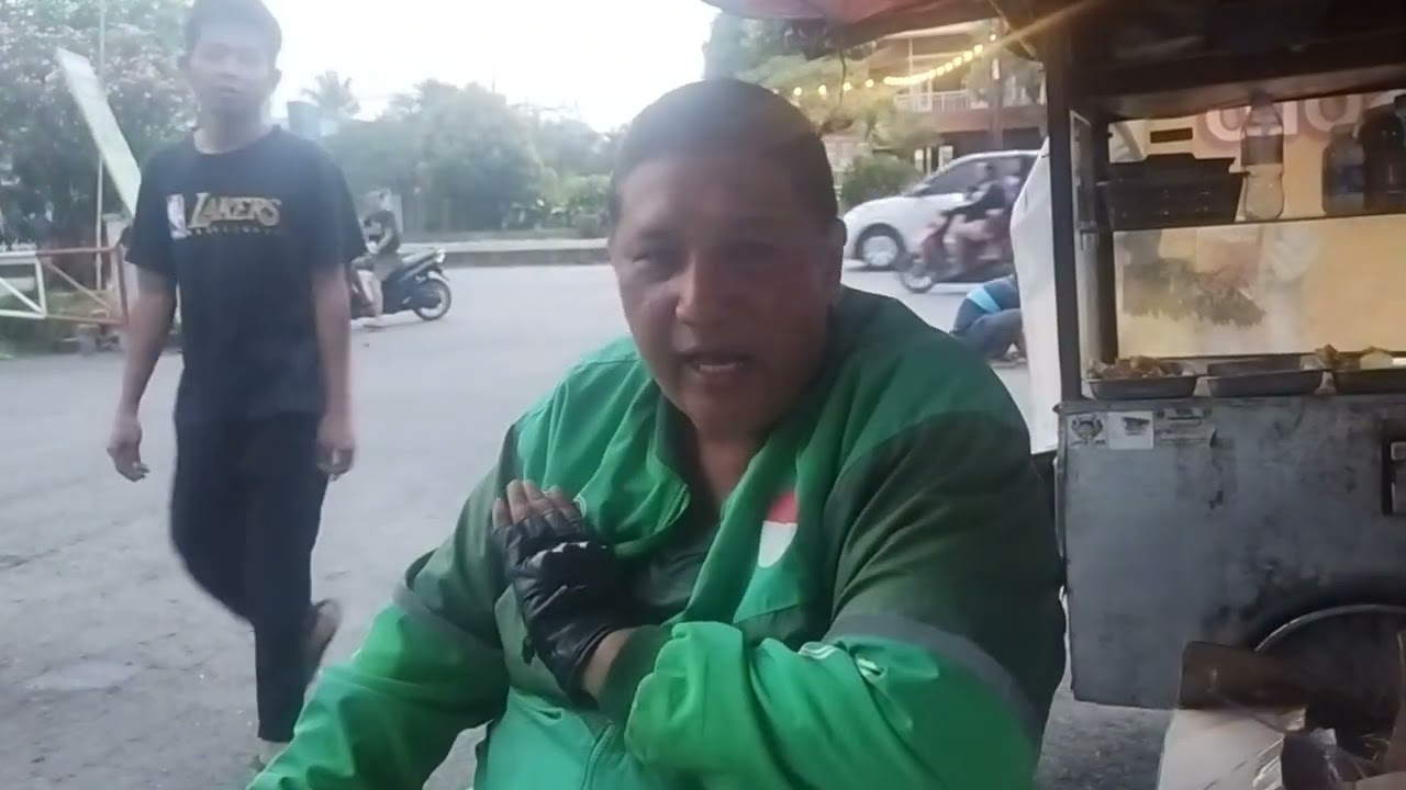 Curhat Driver Ojol di Warung Kopi Taman Kopo Indah