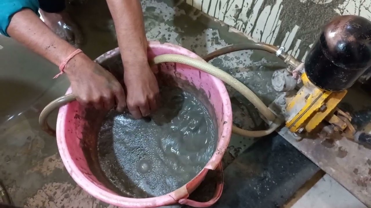 बाथरूमच्या खालून टपकणारे पाणी कसे थांबवायचे? Bathroom leakage repair removing without tiles