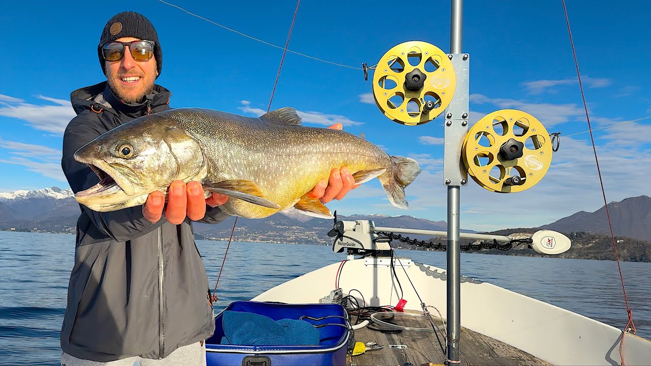 RARA CATTURA DAGLI ABISSI! Pesca sul Lago Maggiore con Tecniche TRADIZIONALI [Molagna e Cavedanera]
