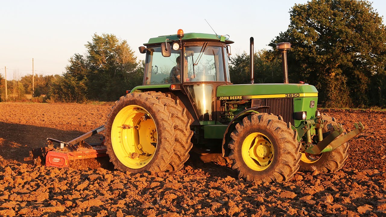 Power harrowing with classic 1993 John Deere 3650 'wide step' and 4m Maschio DM series