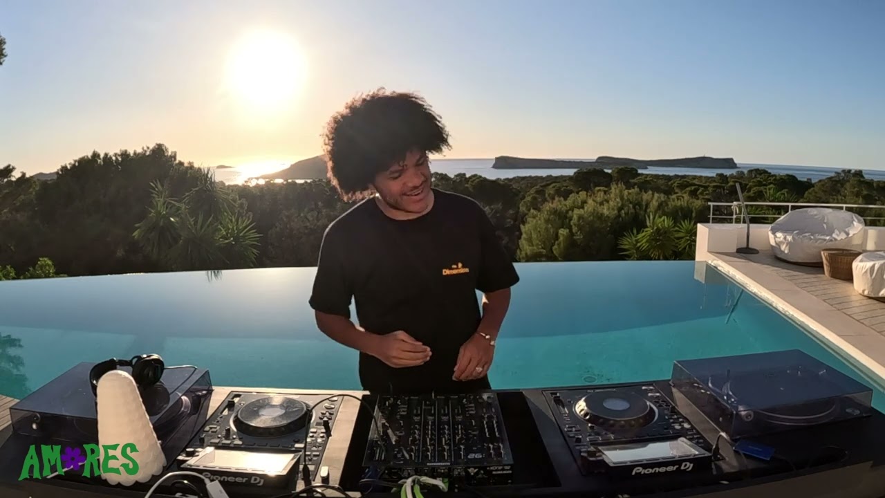 Julian Anthony / AMORES PODCAST 018